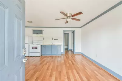 5320 Polk St Street #17, Houston, TX 77023 - Photo 4