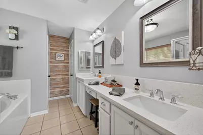 923 N Wellsford Drive, Pearland, TX 77584 - Photo 10