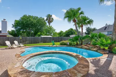 923 N Wellsford Drive, Pearland, TX 77584 - Photo 2