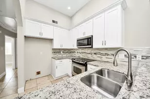 5039 E Pagewick Dr, Houston, TX 77041 - Photo 10