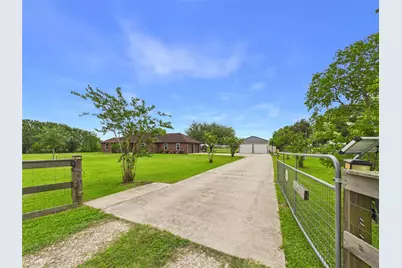 4610 Mustang Rd Road, Alvin, TX 77511 - Photo 4