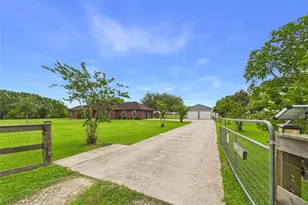 4610 Mustang Rd Rd, Alvin, TX 77511 - Photo 4