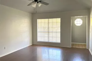 2407 Sue St, El Campo, TX 77437 - Photo 2