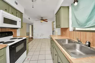 1301 Briarcliff St, Conroe, TX 77385 - Photo 30