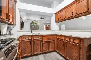 39 Alexander Ct, Angleton, TX 77515 - Photo 10