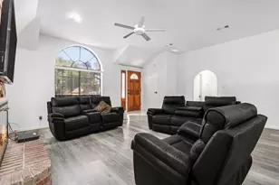 39 Alexander Ct, Angleton, TX 77515 - Photo 6