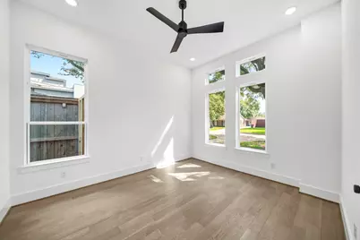 3615 Newcastle Drive, Houston, TX 77027 - Photo 14