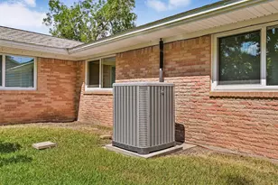 111 Southern Oaks Dr, Lake Jackson, TX 77566 - Photo 30