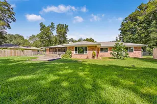 111 Southern Oaks Dr, Lake Jackson, TX 77566 - Photo 36