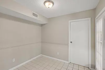 62 W Timberspire Court, The Woodlands, TX 77380 - Photo 20