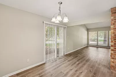 62 W Timberspire Court, The Woodlands, TX 77380 - Photo 8