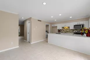 7939 Kendalia Dr, Houston, TX 77036 - Photo 14
