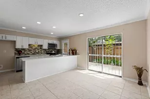 7939 Kendalia Dr, Houston, TX 77036 - Photo 12