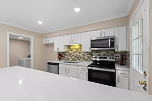 7939 Kendalia Dr, Houston, TX 77036 - Photo 18