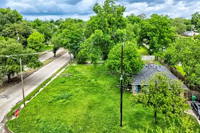 4313 Collingsworth Street, Houston, TX 77026 - Photo 4
