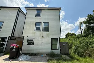 8330 Parker Rd, Houston, TX 77078 - Photo 2
