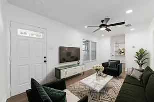 802 E 33rd St, Houston, TX 77022 - Photo 12
