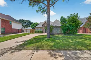 2922 Cotton Stock Dr, Sugar Land, TX 77479 - Photo 2