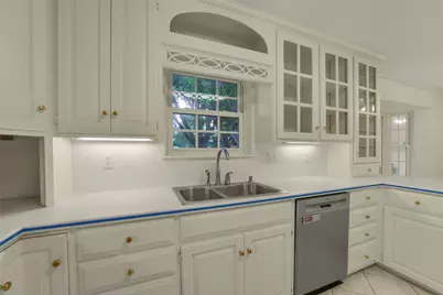 110 Ridgemont Drive, Alvin, TX 77511 - Photo 10