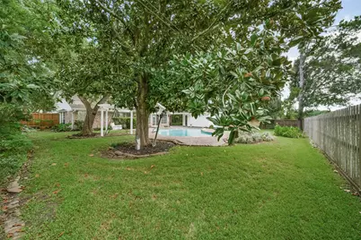 110 Ridgemont Drive, Alvin, TX 77511 - Photo 2
