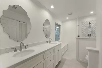 110 Ridgemont Drive, Alvin, TX 77511 - Photo 32