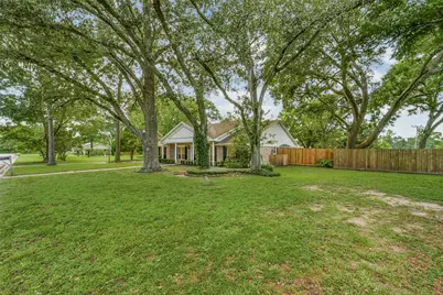110 Ridgemont Drive, Alvin, TX 77511 - Photo 4