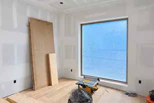 819 E 33rd St, Houston, TX 77022 - Photo 8