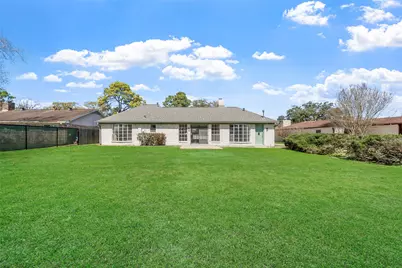 5607 Arncliffe Drive, Houston, TX 77088 - Photo 28