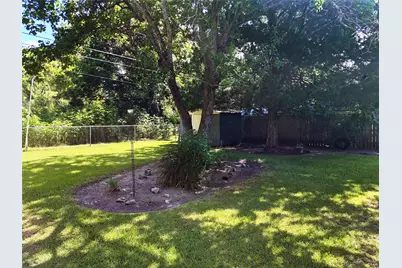 613 Southside Drive, Angleton, TX 77515 - Photo 36
