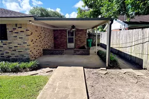 613 Southside Dr, Angleton, TX 77515 - Photo 32