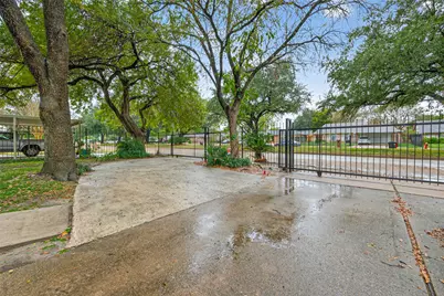 10226 Ella Falls Boulevard, Houston, TX 77038 - Photo 4