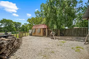 605 State Hwy 172, Ganado, TX 77962 - Photo 14