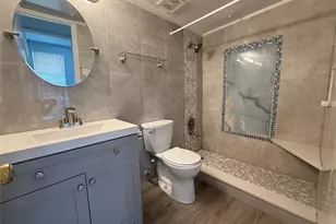 9550 Deering Dr, Houston, TX 77036 - Photo 4