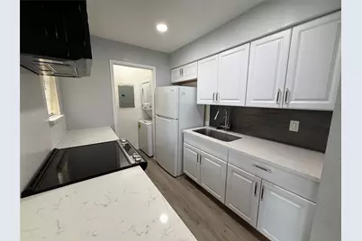 9550 Deering Drive #210, Houston, TX 77036 - Photo 2