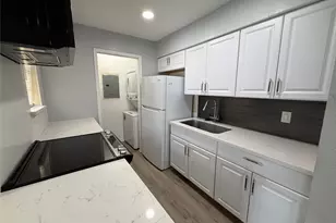 9550 Deering Dr, Houston, TX 77036 - Photo 2