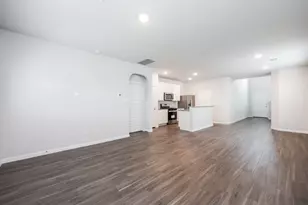 911 Imperial Heights Dr, Houston, TX 77073 - Photo 8