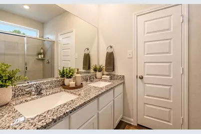 911 Imperial Heights Drive, Houston, TX 77073 - Photo 28