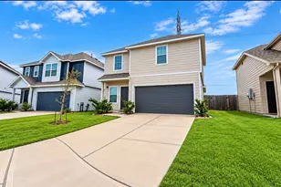 911 Imperial Heights Dr, Houston, TX 77073 - Photo 2