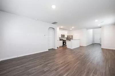 911 Imperial Heights Drive, Houston, TX 77073 - Photo 10