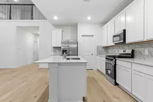 31115 Winchester Falls Ct, Fulshear, TX 77441 - Photo 8