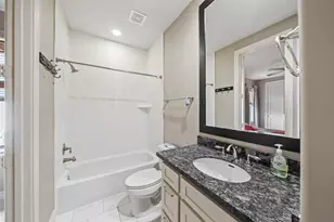 1129 Sherwood Run, Houston, TX 77043 - Photo 22