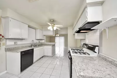 10406 Sagestar Lane, Houston, TX 77089 - Photo 14