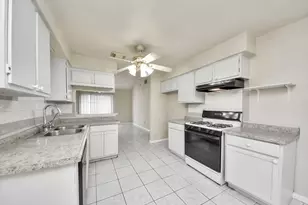10406 Sagestar Ln, Houston, TX 77089 - Photo 16