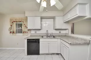 10406 Sagestar Ln, Houston, TX 77089 - Photo 18