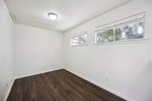 13895 Hollowgreen Dr, Houston, TX 77082 - Photo 16