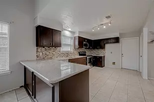 10322 Clark Tower Ln, Sugar Land, TX 77498 - Photo 8