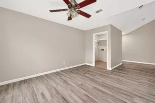 2031 Woodhue Dr, Spring, TX 77386 - Photo 16