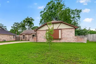 2031 Woodhue Dr, Spring, TX 77386 - Photo 2