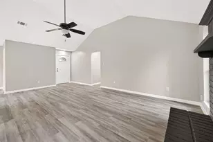 2031 Woodhue Dr, Spring, TX 77386 - Photo 10