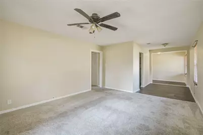 212 Winding Way Street, Lake Jackson, TX 77566 - Photo 2